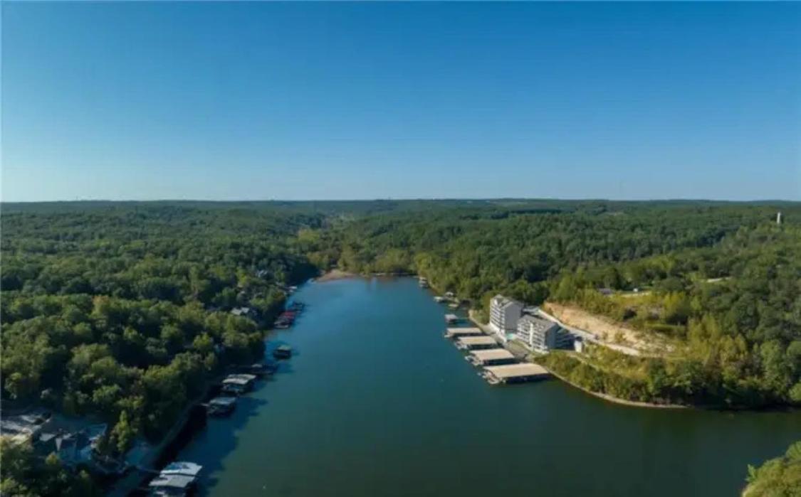 Perfect Condo, 31 Mm, Hoa Pool, Fishing Camdenton Exterior photo